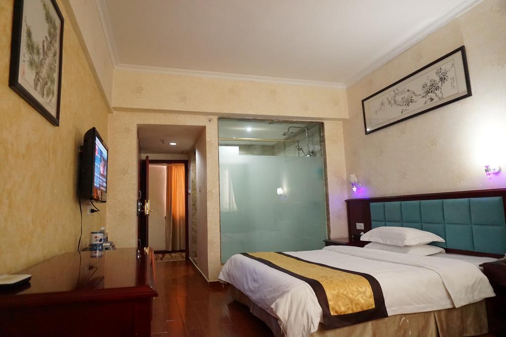 Guangdong Oversea Chinese Hotel Cantón Habitación foto